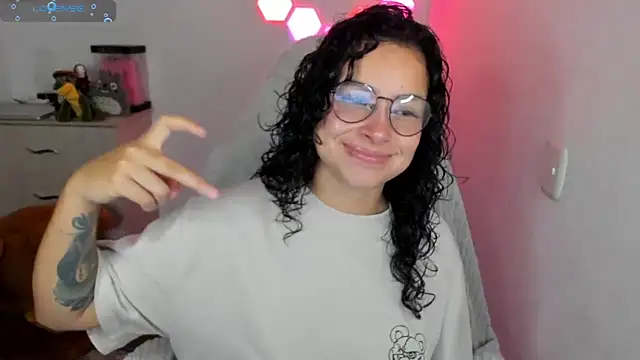 emillyaqua online show from January 2026 09:08:01 PM