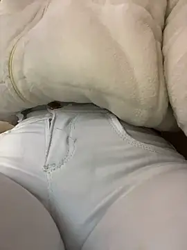 Michelle ec online show from April 2026 09:06:01 PM