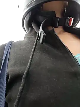 Michelle ec online show from April 2026 04:33:02 PM