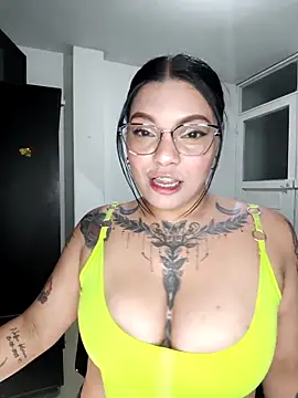 Snapshot of brenda_palacio chatting on February 2026 02:21:01 AM brenda palacio online show from February 2026 02:21:01 AM