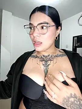 Snapshot of brenda_palacio chatting on February 2026 02:45:02 AM brenda palacio online show from February 2026 02:45:02 AM