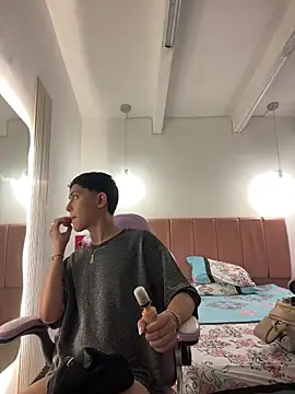 Iamcami  online show from February 2026 06:52:02 PM