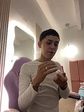 Iamcami  online show from February 2026 06:52:01 PM