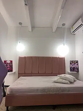 Iamcami  online show from February 2026 07:00:02 PM