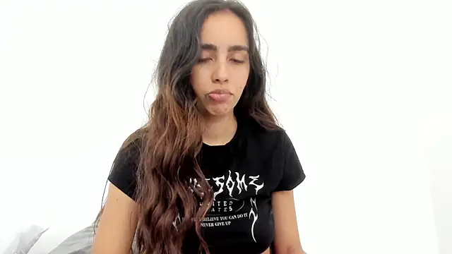 Sarah sumemers online show from April 2026 09:40:02 PM