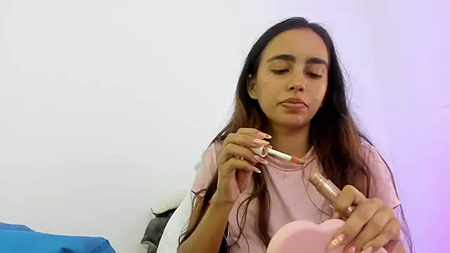 Sarah sumemers online show from April 2026 08:20:02 PM