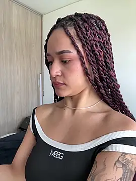 crystal dlun online show from February 2026 04:18:02 PM