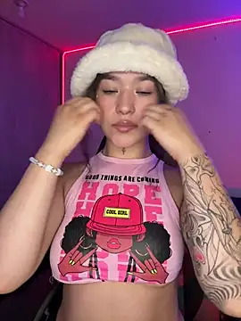 crystal dlun online show from April 2026 10:38:02 PM