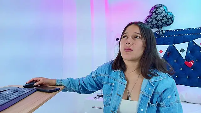 Cristal and luke online show from February 2026 03:30:02 AM