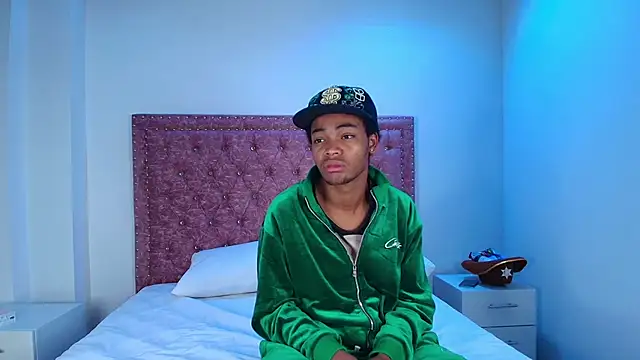 Cristal and luke online show from May 2026 03:48:01 AM