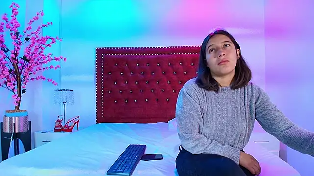 Cristal and luke online show from February 2026 03:45:02 AM