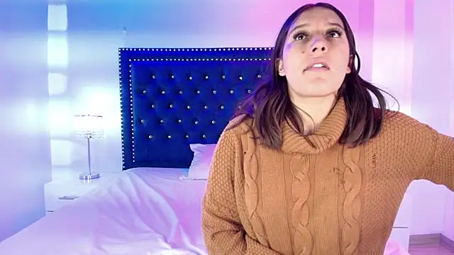 Cristal and luke online show from April 2026 03:33:01 AM