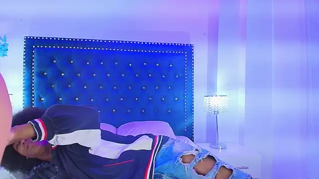 Cristal and luke online show from March 2026 03:25:02 AM