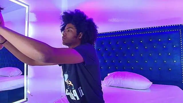 Cristal and luke online show from March 2026 03:52:01 AM