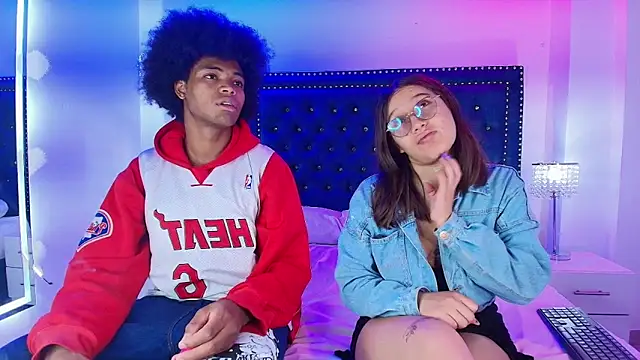 Cristal and luke online show from May 2026 03:22:01 AM
