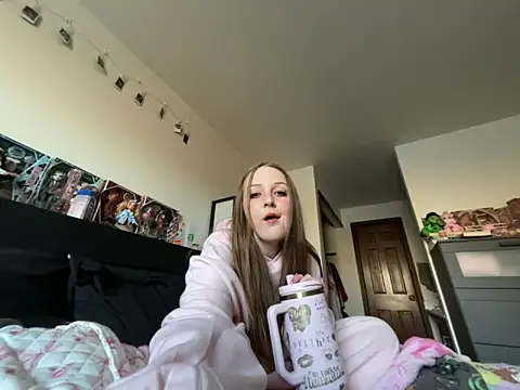 Snapshot of prettygirltracy_12 chatting on January 2026 10:08:01 PM prettygirltracy 12 online show from January 2026 10:08:01 PM