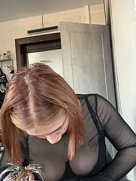 Snapshot of xCandyDollx chatting on February 2026 06:24:02 AM xCandyDollx online show from February 2026 06:24:02 AM