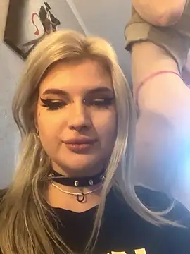 Snapshot of DriveThruDolls chatting on January 2026 08:31:01 AM DriveThruDolls online show from January 2026 08:31:01 AM