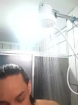 ofjuliaa online show from January 2026 06:33:02 PM