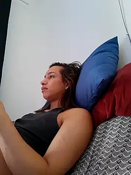 ofjuliaa online show from April 2026 07:06:02 PM