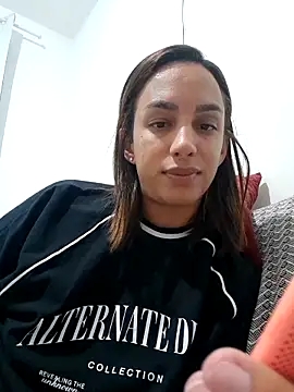 ofjuliaa online show from February 2026 06:03:01 AM