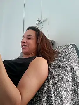 ofjuliaa online show from April 2026 02:12:01 PM