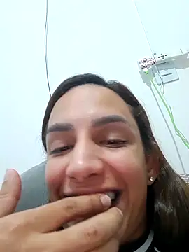 ofjuliaa online show from February 2026 05:39:02 AM