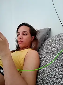 ofjuliaa online show from April 2026 05:20:01 PM