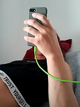 ofjuliaa online show from April 2026 07:30:01 PM