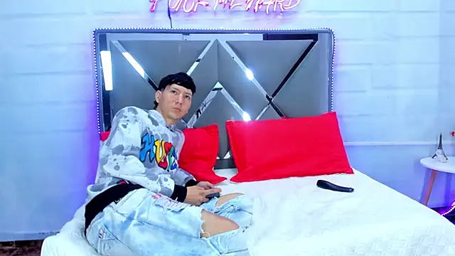 BunnyLove  online show from March 2026 12:15:02 AM