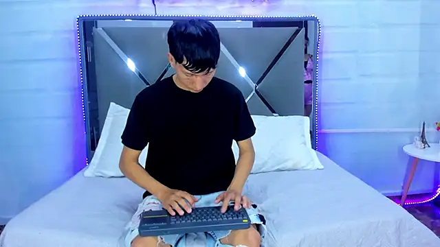 BunnyLove  online show from April 2026 12:06:02 AM