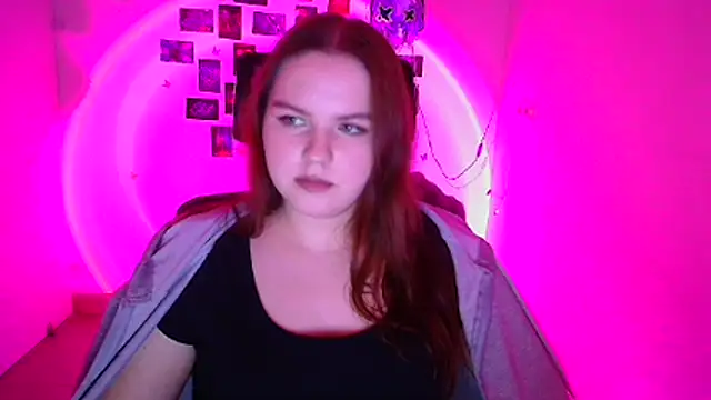 Snapshot of Kitty_Mia_Kitty chatting on February 2026 12:45:01 PM Kitty Mia Kitty online show from February 2026 12:45:01 PM