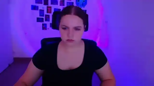 Snapshot of Kitty_Mia_Kitty chatting on February 2026 12:29:01 PM Kitty Mia Kitty online show from February 2026 12:29:01 PM