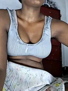Royal-girl78 online show from May 2026 04:32:01 PM