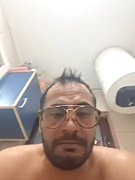 julian-112 online show from January 2026 10:24:01 PM