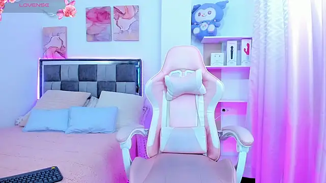 Snapshot of Isa7_ chatting on February 2026 01:43:02 PM Isa7 online show from February 2026 01:43:02 PM