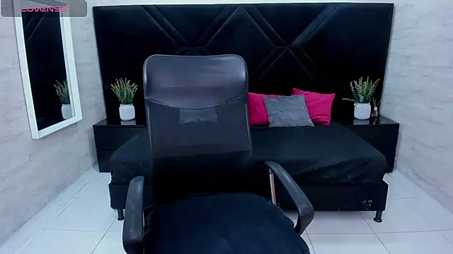 HannaSteyl online show from February 2026 11:32:02 AM