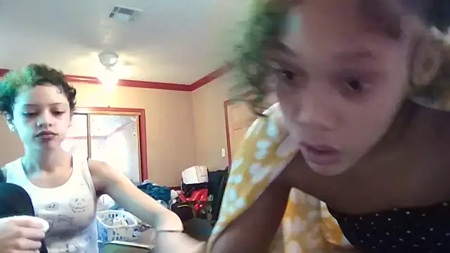 Snapshot of Tamiii420 chatting on January 2026 09:19:02 PM Tamiii420 online show from January 2026 09:19:02 PM