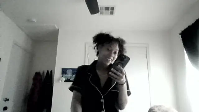 Tamiii420 online show from April 2026 02:14:02 PM