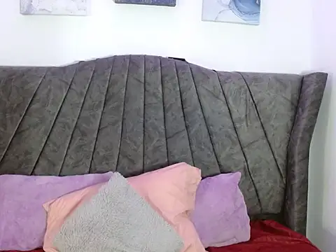 Angel adrien online show from February 2026 01:18:02 PM