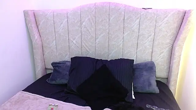 Angel adrien online show from February 2026 12:49:01 PM