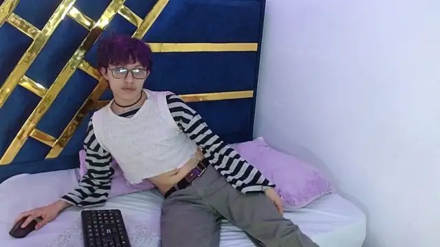 Snapshot of Angel_adrien chatting on January 2026 12:44:02 PM Angel adrien online show from January 2026 12:44:02 PM