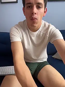 Enzho liam online show from February 2026 05:02:01 PM