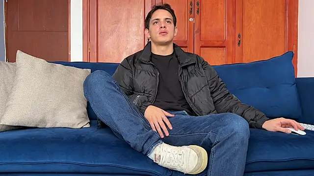 Enzho liam online show from February 2026 03:32:01 PM