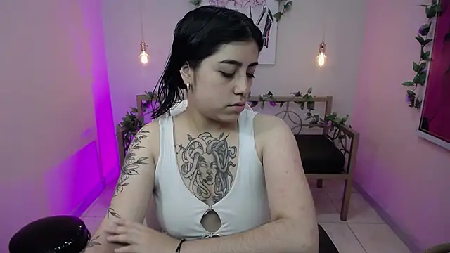 Snapshot of Adri_gomez_x chatting on June 2026 01:22:02 PM Adri gomez x online show from June 2026 01:22:02 PM