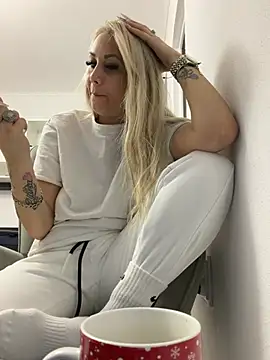 AlmaRusell online show from January 2026 07:34:01 AM