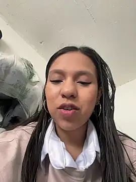 Snapshot of DulceRouss_ chatting on March 2026 04:32:02 PM DulceRouss online show from March 2026 04:32:02 PM