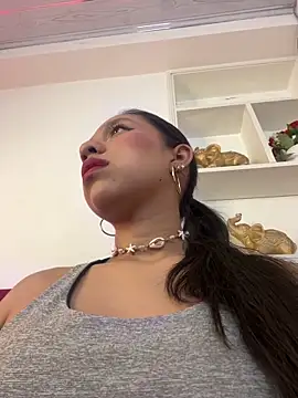 Snapshot of DulceRouss_ chatting on March 2026 11:58:01 AM DulceRouss online show from March 2026 11:58:01 AM