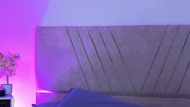 Snapshot of DulceRouss_ chatting on March 2026 11:52:02 AM DulceRouss online show from March 2026 11:52:02 AM