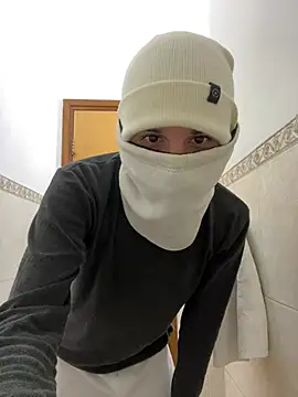 petiteyanel online show from January 2026 07:09:01 PM